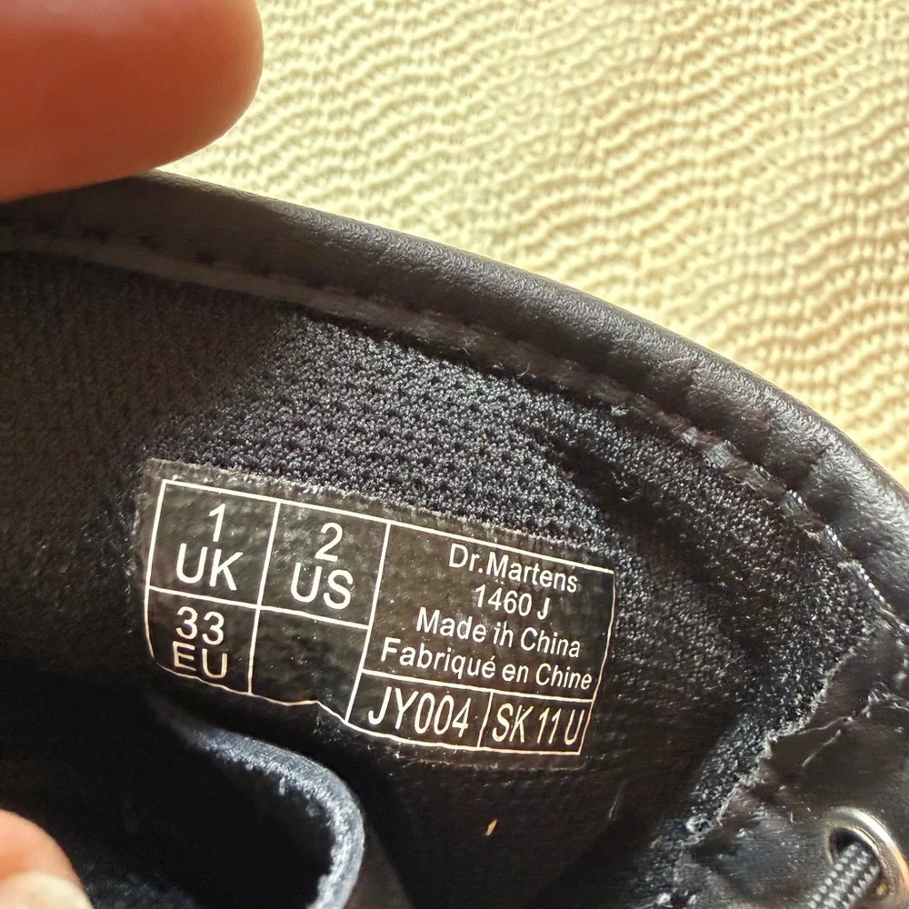 Dr. Martens 1460 Junior boots in a Monochrome Black 2